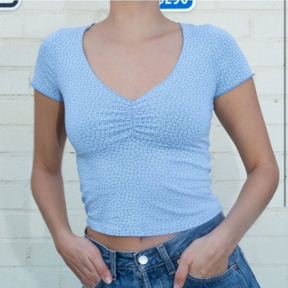 Brandy Melville Short Sleeve Top